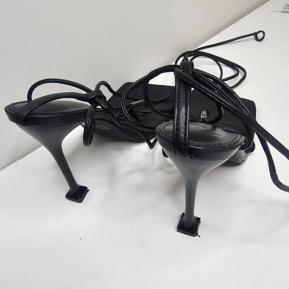 Mixx Shuz Black Strappy Thong Stiletto Heel Sandals - Size 7.5 Square Toe - Picture 7 of 9